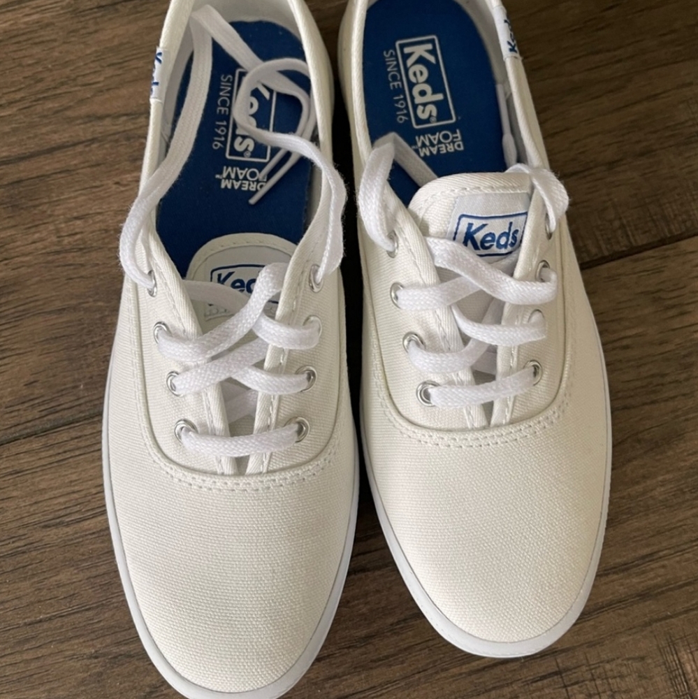 NEW Keds Dreamfoam sneakers